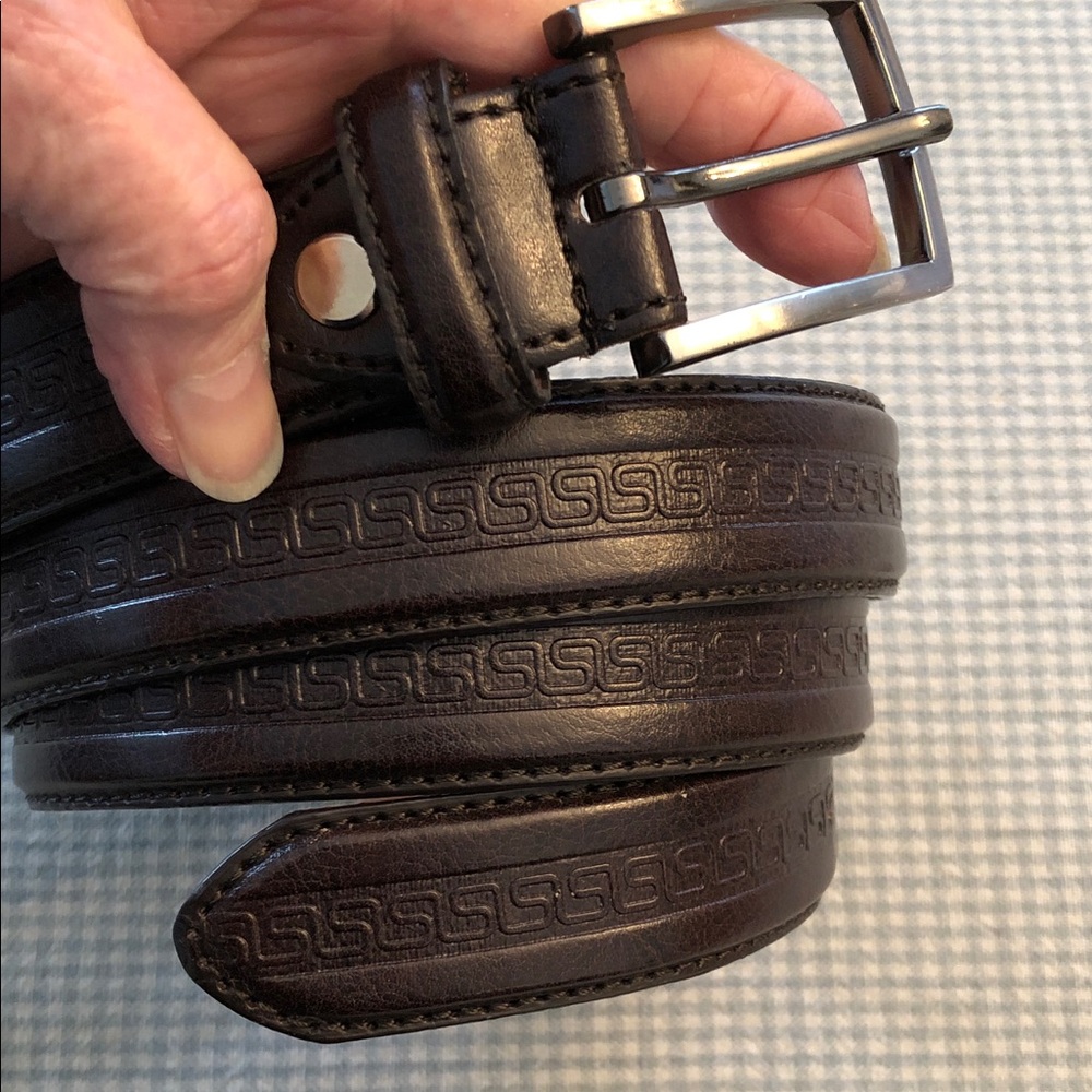 Embossed Dark Brown Leather Belt Size 42 1 1/8” Wide EUC #1193